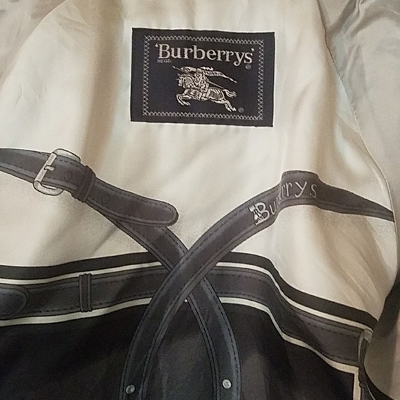 Burberry Trench Coat - Picture 5 of 11